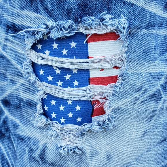 Encrypted Supply Company bleached distressed short - Picture 4 of 10